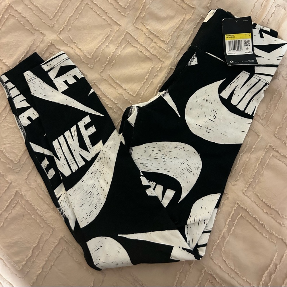 Nike Leggings New with Tag